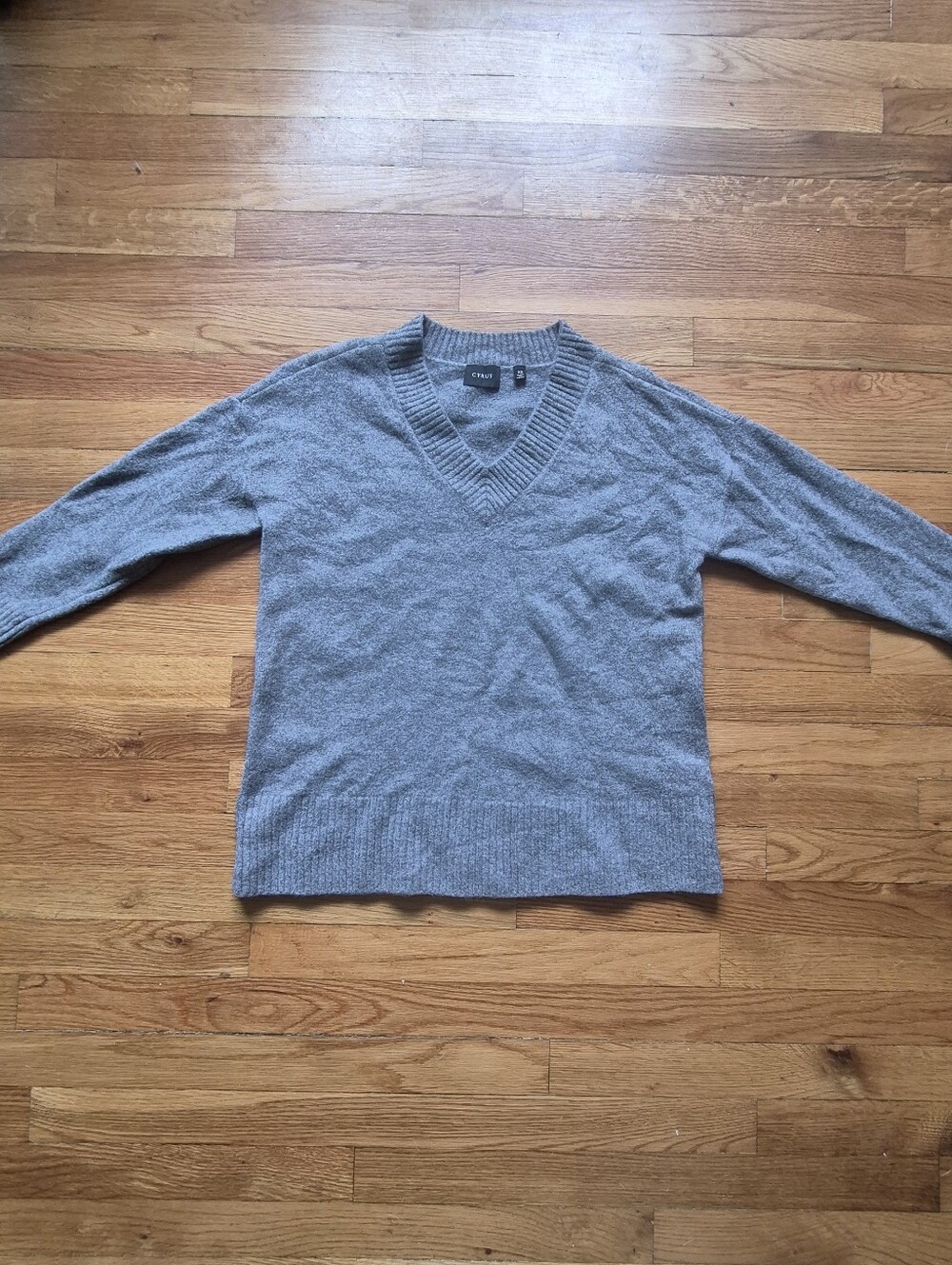 Cyrus V-Neck Sweater in Light Gray